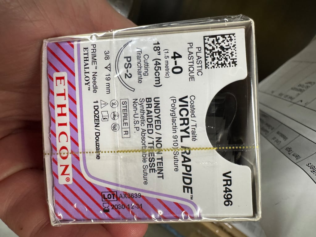 VR496 - VICRYL RAPIDE (Polyglactin 910) Suture, Undyed, Braided, Synthetic Absorbable, 4-0 (1.5 metric), 18" (45cm), PS-2 Cutting Needle, 3/8 Circle 19mm, ETHALLOY Needle