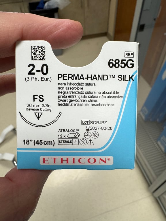 685G - PERMA-HAND Silk Suture, 2-0, FS 26mm 3/8 Circle Reverse Cutting, Black Braided, Non-Absorbable, 18" (45cm)